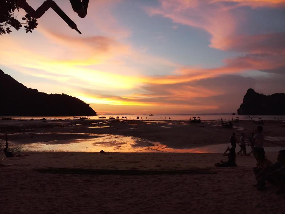 Stones Bar Dorm Rooms Koh Phi Phi Esterno foto